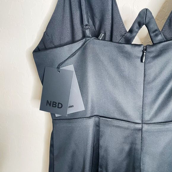 NEW NBD Black Cutout Underwire Midi Dress - Picture 7 of 9